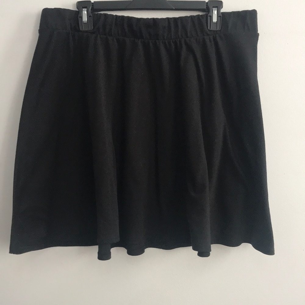 Black skater skirt